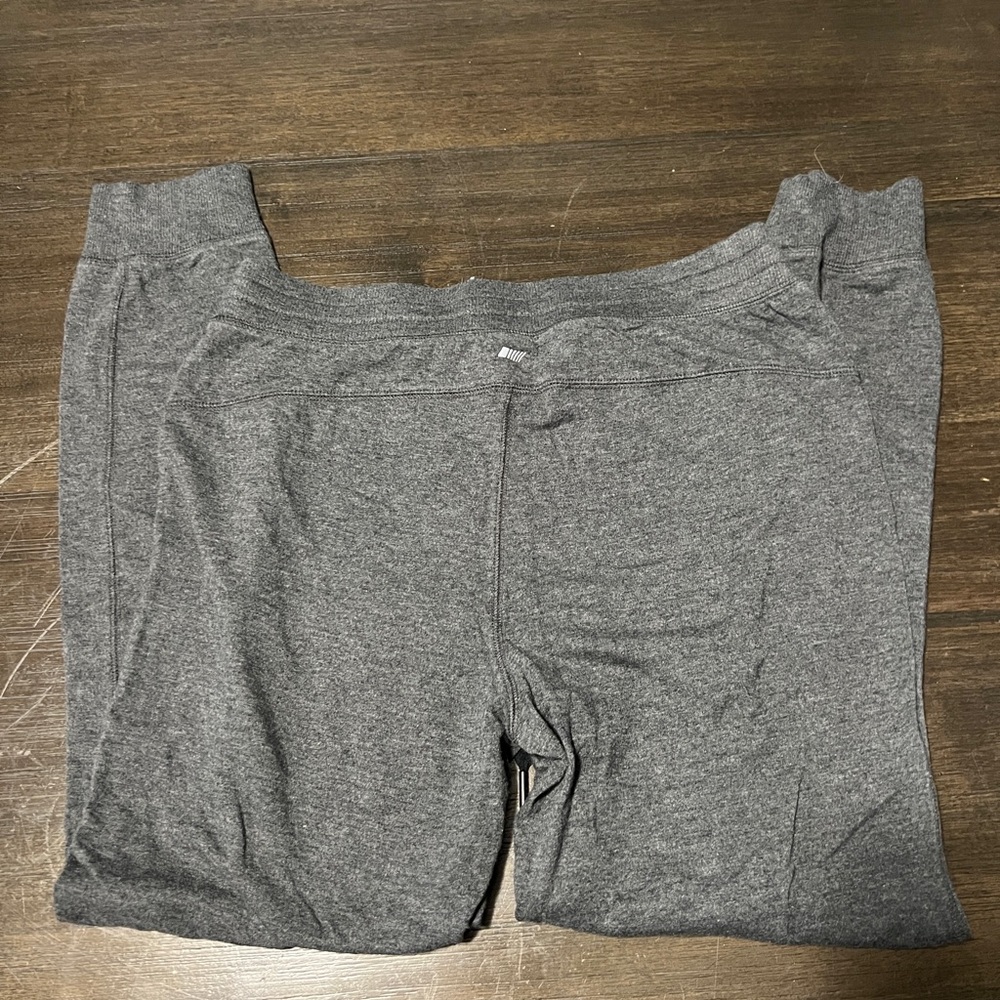 Amazon Essentials Joggers - Picture 3 of 5